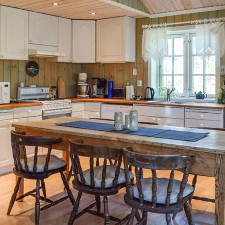 Сasa de vacaciones Four-bedroom In Kornsjo