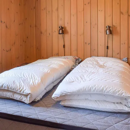 4 Bedroom Cozy In Kornsjo