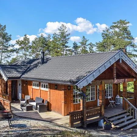 4 Bedroom Cozy In Kornsjo