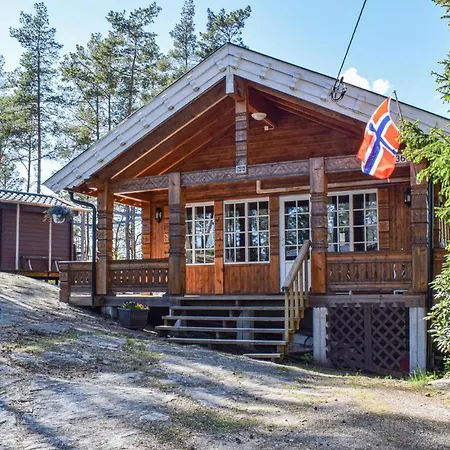 4 Bedroom Cozy In Holiday home